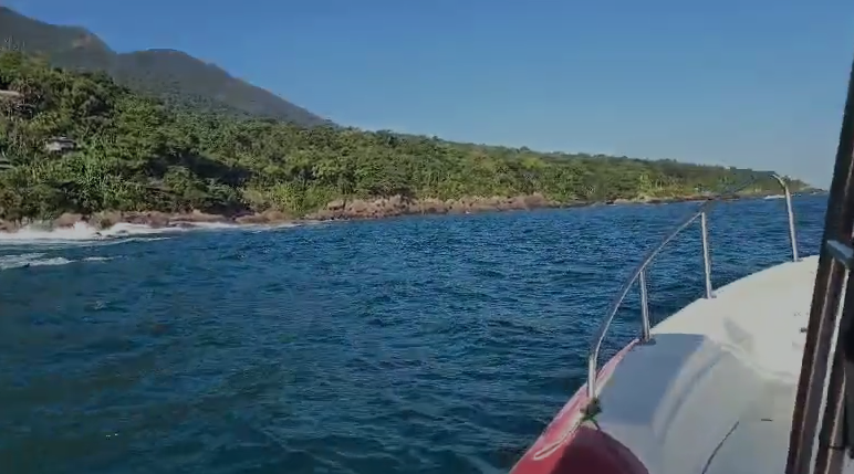 barco-em-que-pescadores-desapareceram-no-litoral-de-sao-paulo-e-encontrado-em-ilhabela