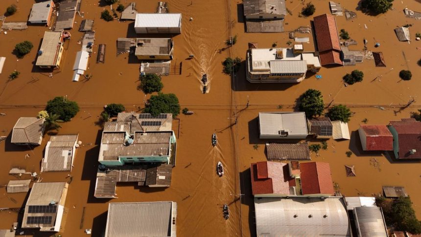 enchentes-no-rs:-voluntarios-criam-site-que-reune-informacoes-sobre-pessoas-desabrigadas