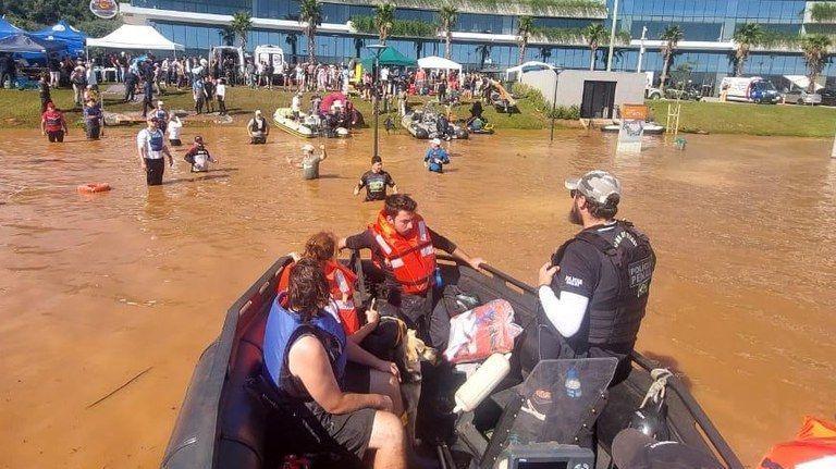 enchentes-no-rs:-fake-news-atrapalham-ajuda-para-vitimas-da-tragedia