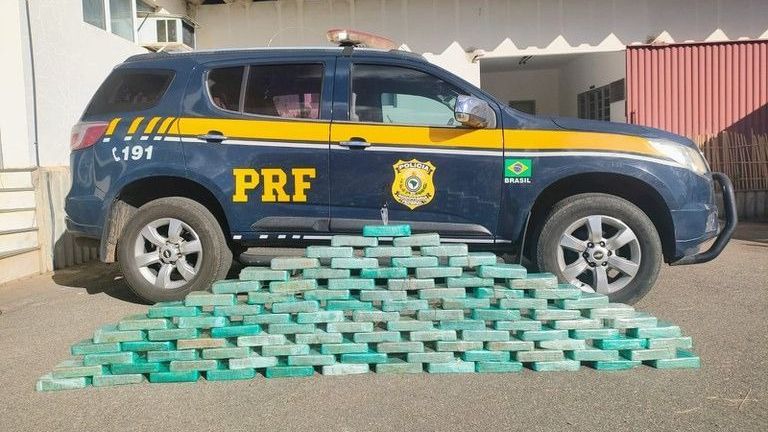 mais-de-100-kg-de-cocaina-sao-apreendidos-em-teto-falso-de-caminhao-em-mg