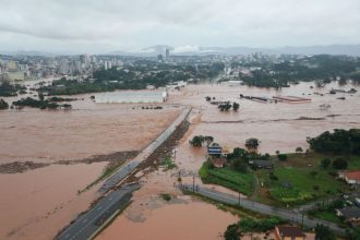 chuvas-no-rs:-numero-de-mortos-sobe-para-90;-mais-de-1,4-milhao-foram-afetados