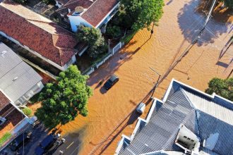 chuvas-no-rs:-guaiba-deve-permanecer-acima-da-cota-de-inundacao-ate-a-proxima-semana