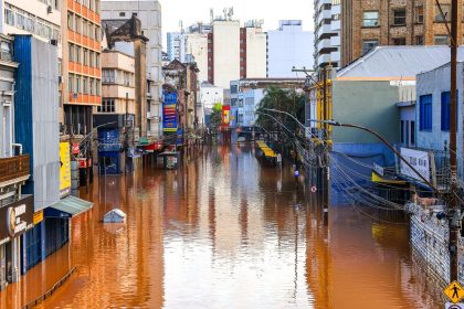 agua-potavel-e-mais-aeronaves:-governo-de-mg-amplia-envio-de-ajuda-para-o-rs