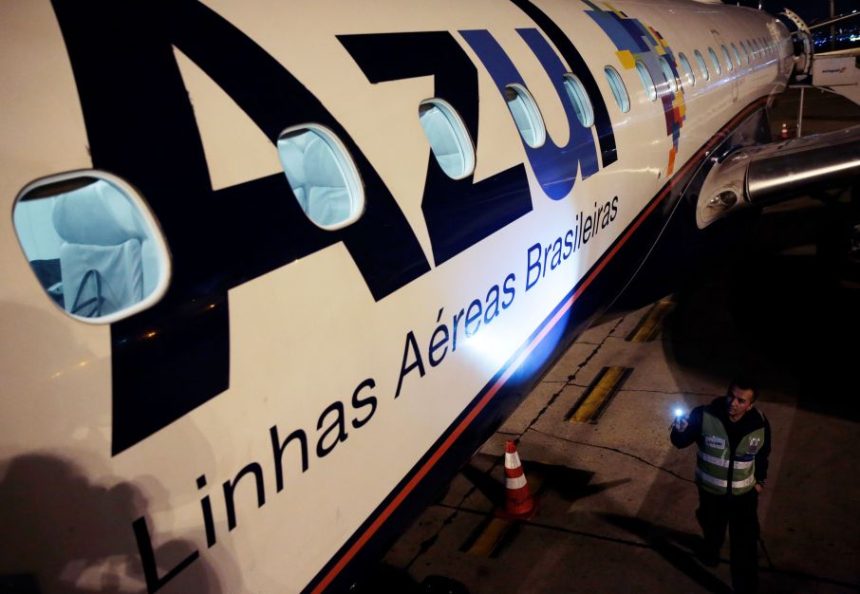 aviao-colide-com-passaro-e-faz-pouso-em-campinas-(sp)