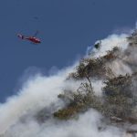 fogo-atinge-vegetacao-na-comunidade-pavao-pavaozinho,-no-rio