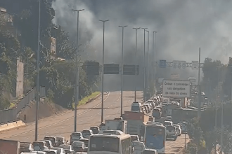 caminhao-pega-fogo-dentro-do-tunel-e-deixa-feridos-no-rio-de-janeiro