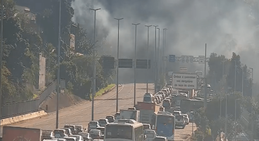 caminhao-pega-fogo-dentro-do-tunel-e-deixa-feridos-no-rio-de-janeiro