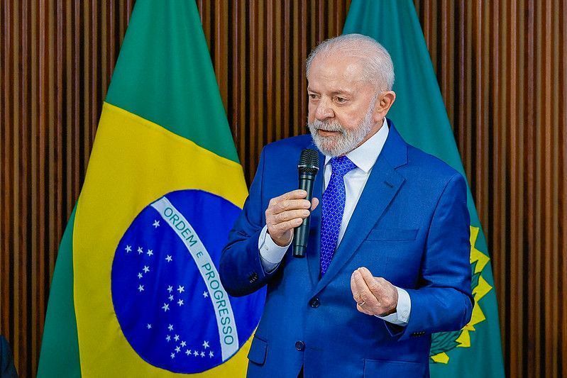 lula-pede-um-minuto-de-silencio-por-vitimas-da-queda-de-aviao-em-sp