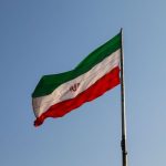 microsoft:-hackers-iranianos-atacaram-autoridades-dos-eua-as-vesperas-da-eleicao