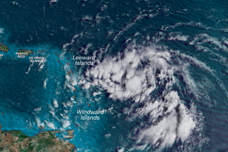 tempestade-tropical-ernesto-segue-para-porto-rico,-mas-nao-chegara-aos-eua