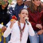 lider-opositora-diz-que-maduro-se-apoia-no-exercito-para-permanecer-no-poder