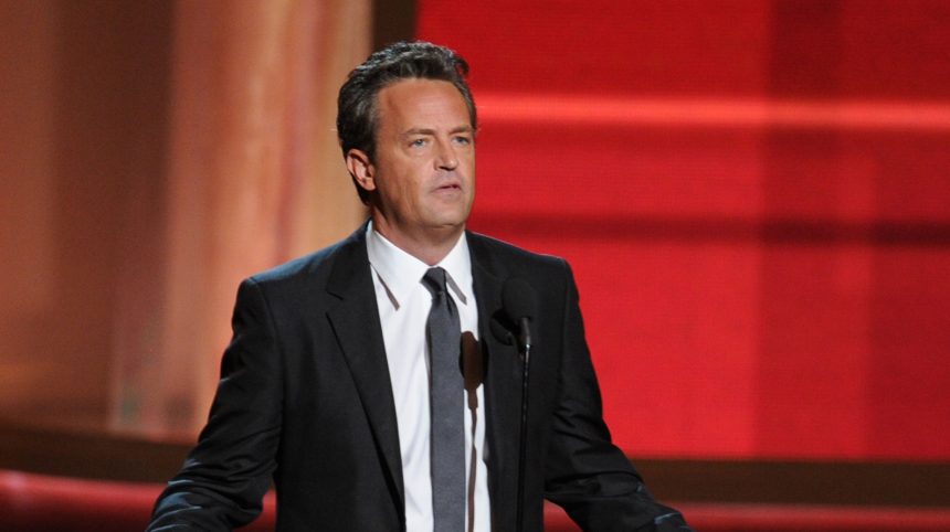 pelo-menos-uma-pessoa-e-presa-em-conexao-com-a-morte-do-ator-matthew-perry