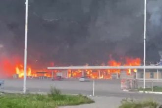 video:-russia-acusa-ucrania-de-causar-incendio-em-shopping-em-donetsk