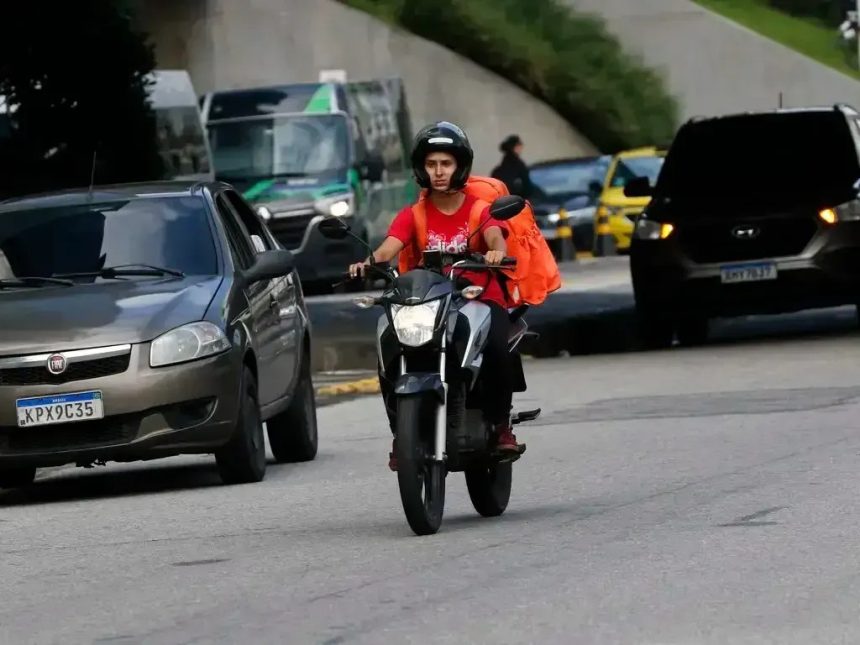 rio-inaugura-primeira-“motofaixa”-da-cidade-nesta-segunda-feira-(19)