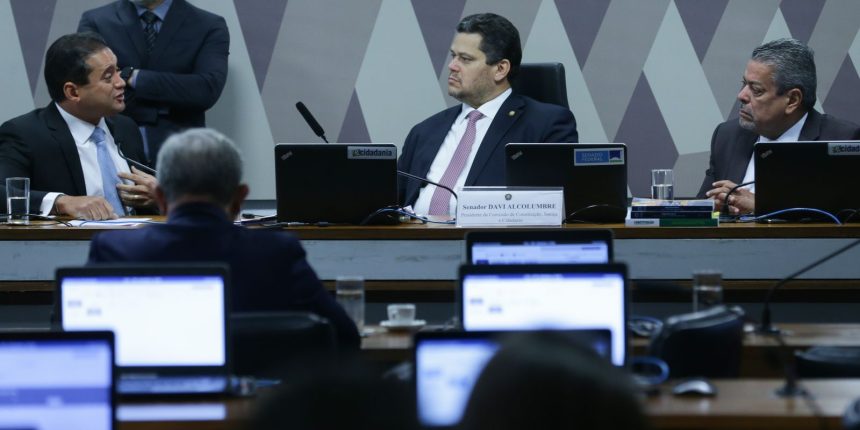 politicos-condenados-ficarao-inelegiveis-por-menos-tempo,-aprova-ccj