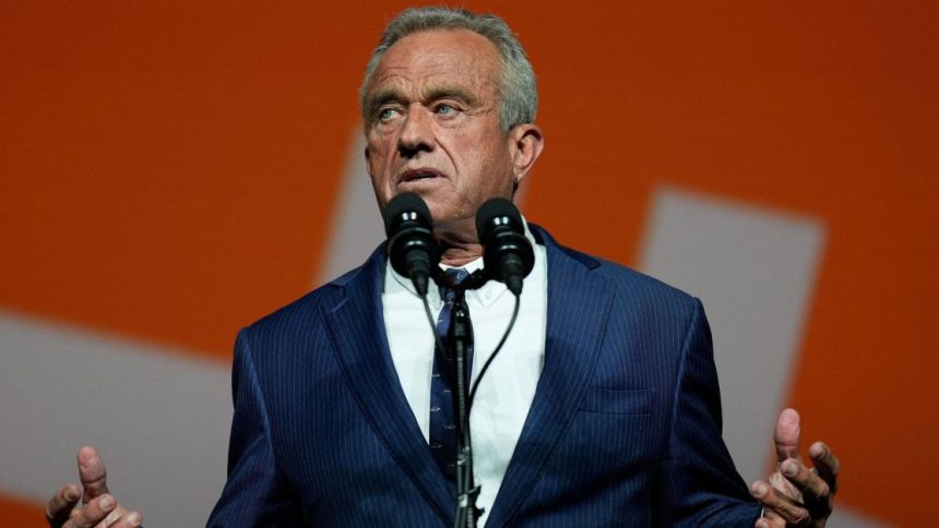 robert-f-kennedy-jr.-deve-desistir-de-candidatura-presidencial-nos-eua,-diz-fonte