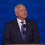 tim-walz-agradece-biden,-fala-sobre-aborto-e-ataca-trump-em-discurso-na-convencao-democrata