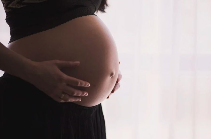 mulheres-estao-tendo-filhos-cada-vez-mais-tarde-no-brasil,-diz-ibge