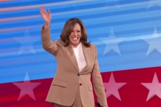 analise:-campanha-de-kamala-harris-foca-trabalhadores