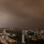 incendio-de-grandes-proporcoes-atinge-canavial-e-nuvem-de-fumaca-“engole”-ribeirao-preto-(sp)