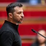 zelensky-apresenta-novo-“missil-drone”-e-chama-putin-de-“velho-doente”