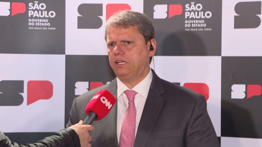 tarcisio-de-freitas-a-cnn:-48-cidades-de-sp-estao-em-alerta-para-queimadas