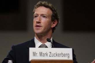 mark-zuckerberg-diz-que-governo-biden-pressionou-meta-a-censurar-conteudos-sobre-covid-19