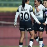 brasileiro-feminino:-corinthians-derrota-bragantino-e-chega-a-semi