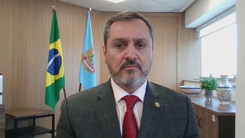 temos-a-expectativa-desvendar-autoria-dos-incendios,-diz-diretor-geral-da-pf-a-cnn