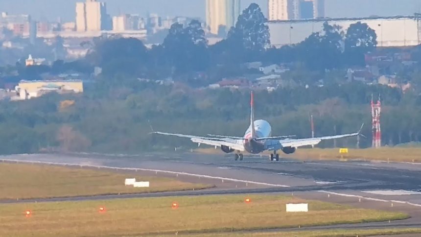 video:-sob-ventania,-boeing-737-max-da-gol-arremete-apos-tocar-pista-em-guarulhos