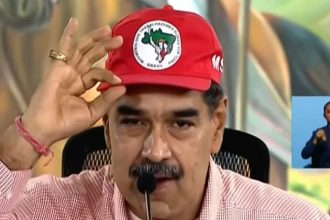 maduro-usa-bone-do-mst-em-evento-e-pede-“brigada”-do-movimento-na-venezuela