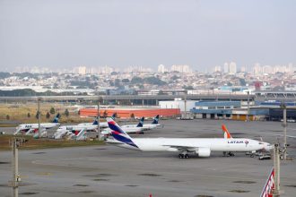 voos-sao-cancelados-no-aeroporto-de-guarulhos-(sp)-apos-interferencias-no-gps