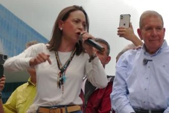 “perderam-nocao-da-realidade”:-maria-corina-critica-pedido-de-ordem-de-prisao-de-gonzalez