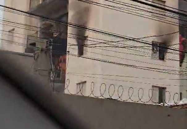 incendio-atinge-apartamento-no-bairro-da-liberdade-(sp)