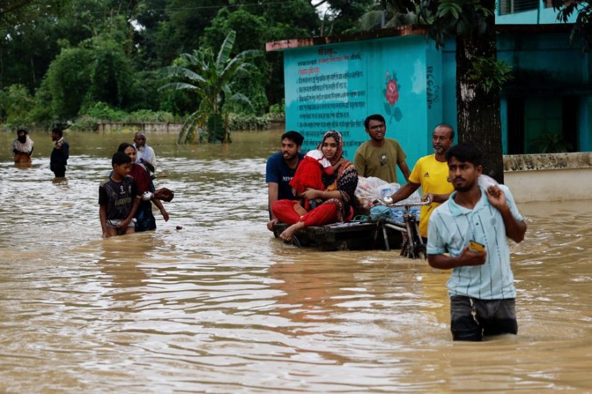 enchentes-em-bangladesh-matam-71-pessoas-e-aumentam-preocupacoes-por-surtos-de-doencas