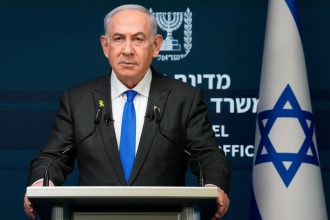 netanyahu-diz-ser-“vergonhoso”-que-reino-unido-suspenda-exportacoes-de-armas