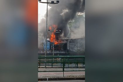 rj:-incendio-atinge-predio-do-canecao-durante-obra-de-demolicao