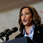 kamala-harris-diz-que-ataque-a-tiros-em-escola-e-“tragedia”-e-“ultrajante”