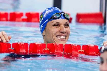 carol-santiago-conquista-medalha-de-prata-nos-100-metros-peito