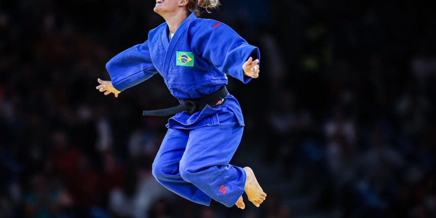 rosicleide-andrade-conquista-primeira-medalha-do-judo-em-paris