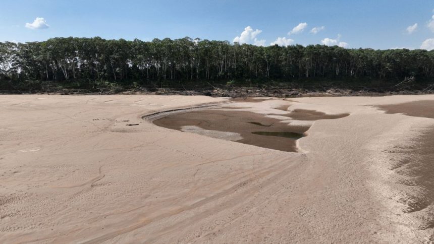 nivel-do-rio-madeira-atinge-menos-de-1-metro-pela-primeira-vez-na-historia