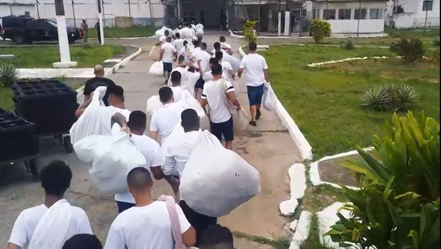 mais-de-mil-presos-sao-transferidos-no-rj-apos-descoberta-de-tunel-em-bangu