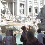 roma-considera-limitar-acesso-de-turistas-a-fontana-di-trevi