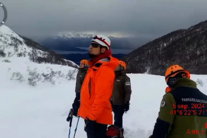 homem-e-resgatado-apos-ser-levado-por-avalanche-na-argentina