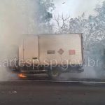 caminhao-com-6-mil-dinamites-pega-fogo-em-rodovia-no-interior-de-sp