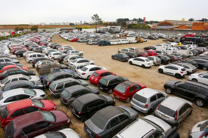 quase-6-mil-carros-podem-ir-para-leilao-por-falta-de-regularizacao-em-sp;-veja-se-o-seu-esta-na-lista