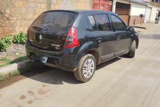 policia-prende-homem-por-deixar-crianca-trancada-em-carro-durante-a-madrugada