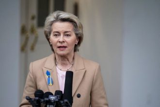 ursula-von-der-leyen-adia-anuncio-de-gabinete-da-comissao-europeia