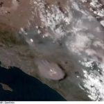 incendios-florestais-atingem-a-california;-veja-formacao-de-nuvens-de-fumaca