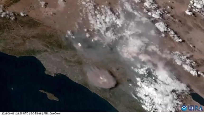 incendios-florestais-atingem-a-california;-veja-formacao-de-nuvens-de-fumaca